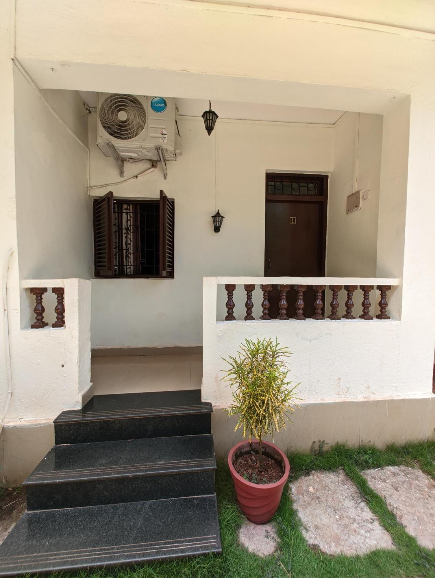 Vinsons Cottages Colva Exterior foto